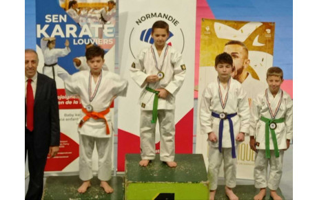 Section KARATE : Belle performance de Bastien !!